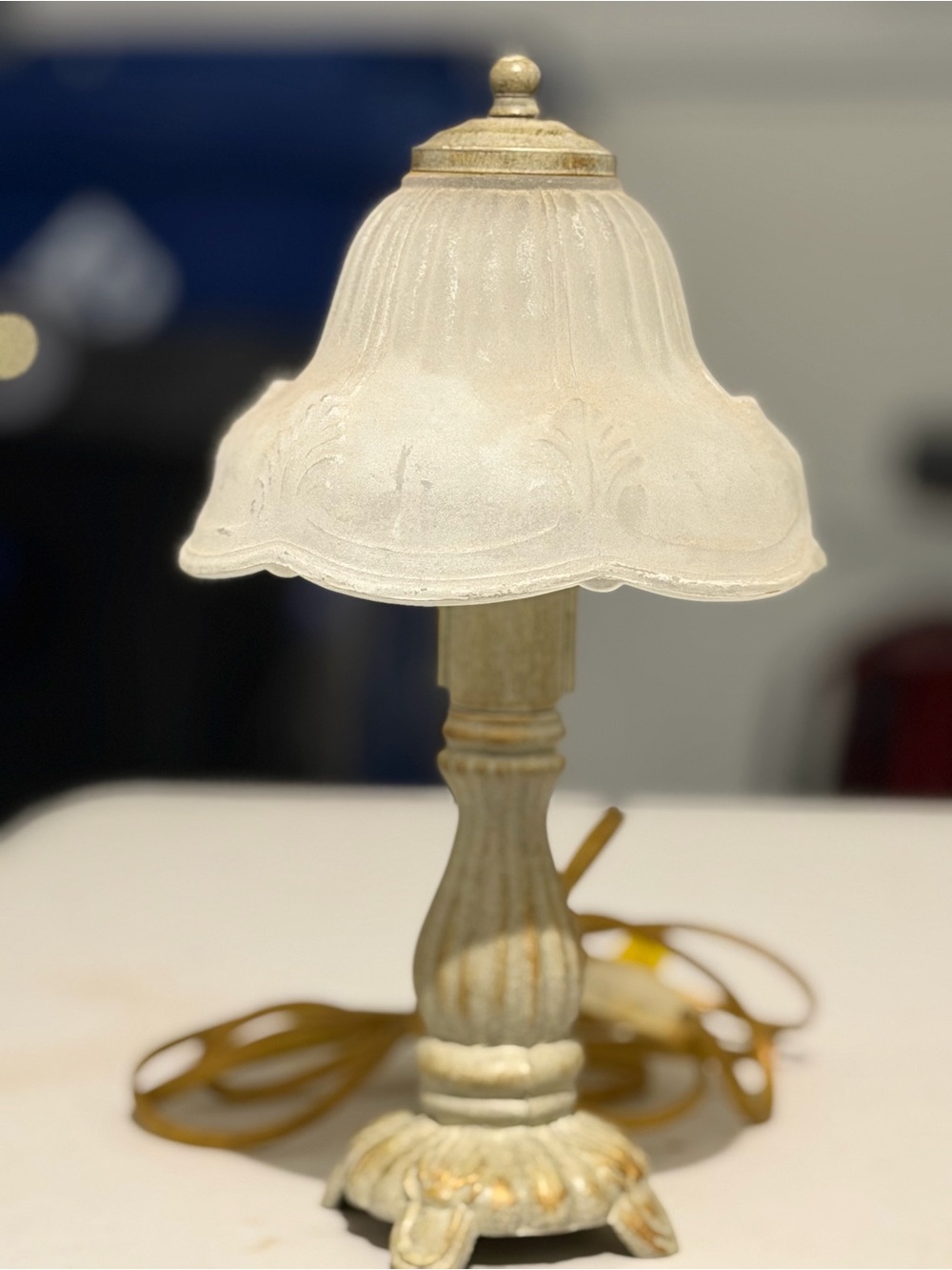 Vintage Style White Glass Shade Table Lamp 12 1/2 tall
